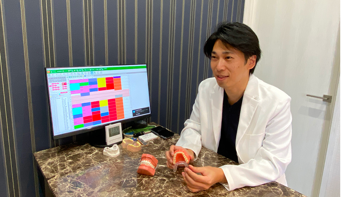 院長がカウンセリングする様子